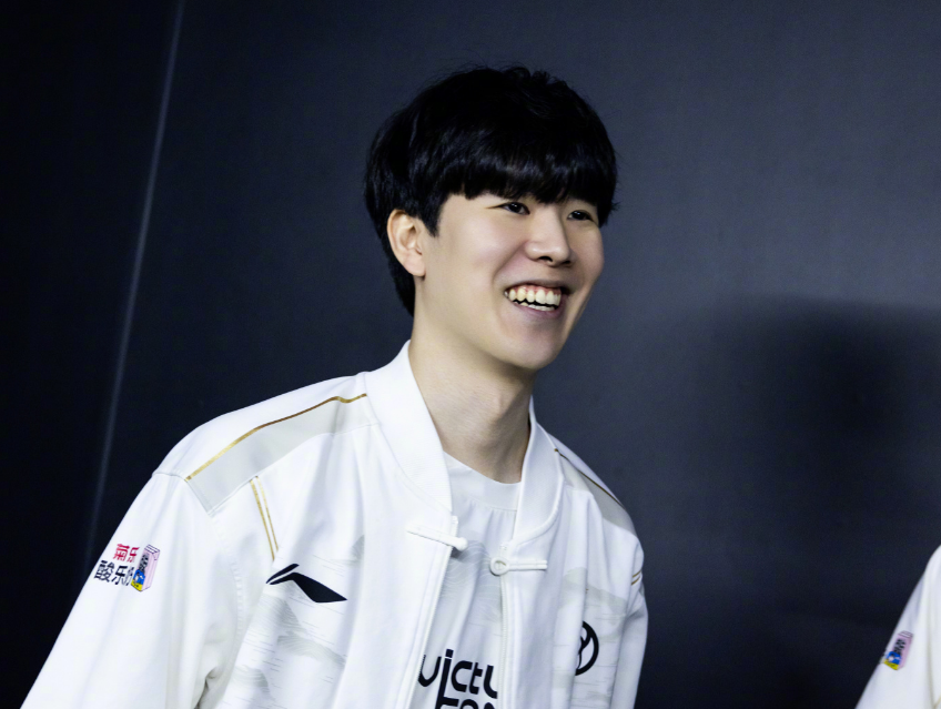 他不仅进球 他不仅进球