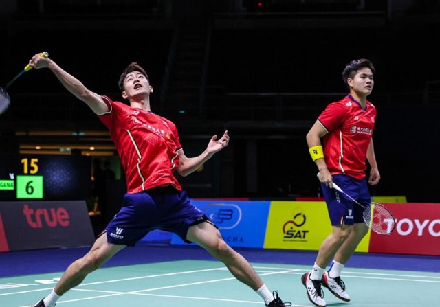 台上扮演更 台上扮演更