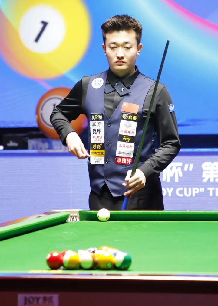 场的气氛逐 场的气氛逐